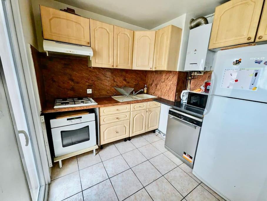 Impeccable Chambre, Bien Place, Calme & Tout Equipe Grenoble Zewnętrze zdjęcie
